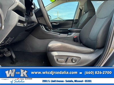 2020 Toyota RAV4 XLE