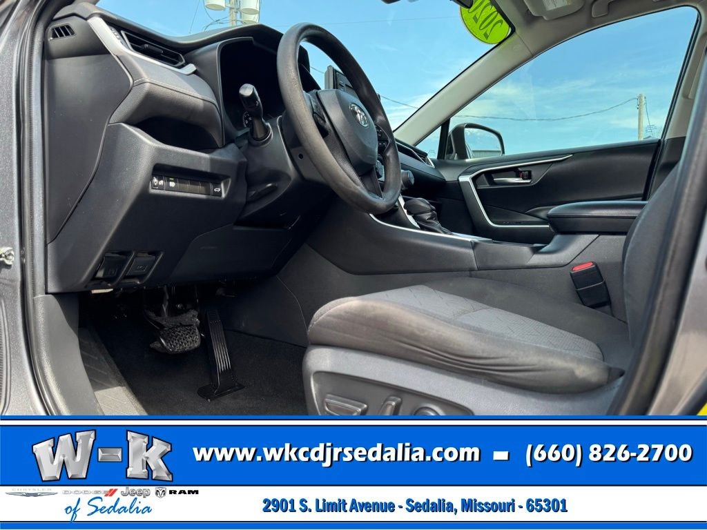 2020 Toyota RAV4 XLE