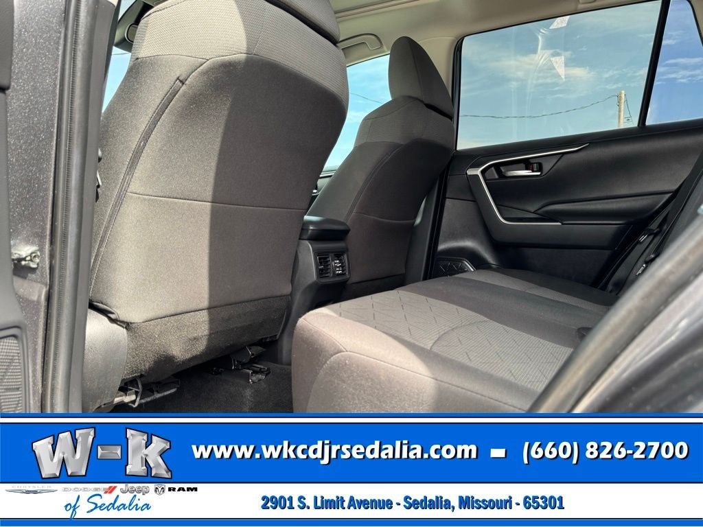 2020 Toyota RAV4 XLE