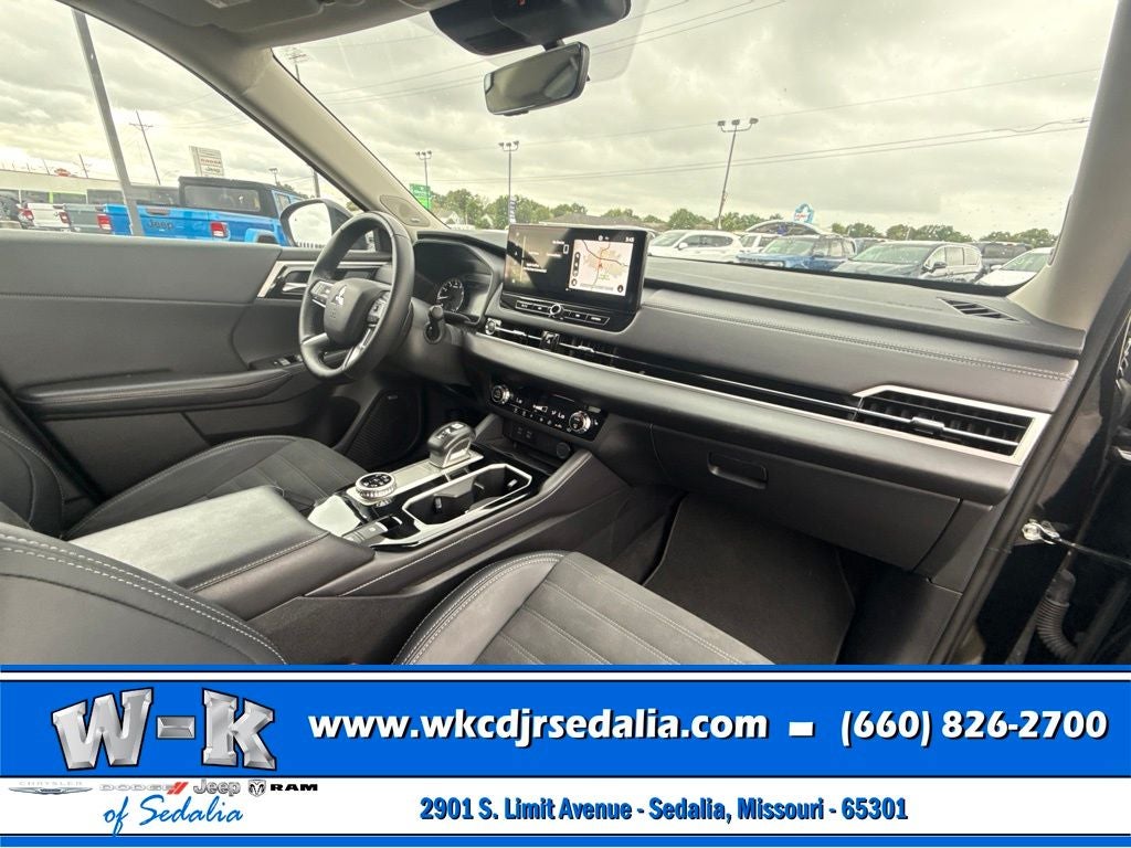 2025 Mitsubishi Outlander SE