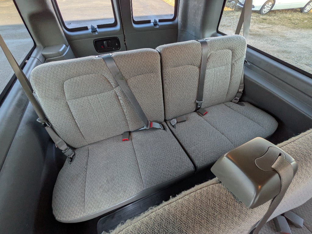 2025 Chevrolet Express Passenger 1LT