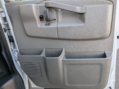 2025 Chevrolet Express Passenger 1LT