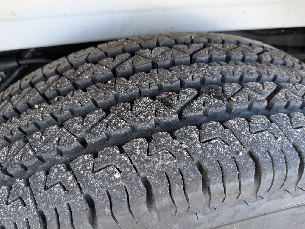 2025 Chevrolet Express Passenger 1LT