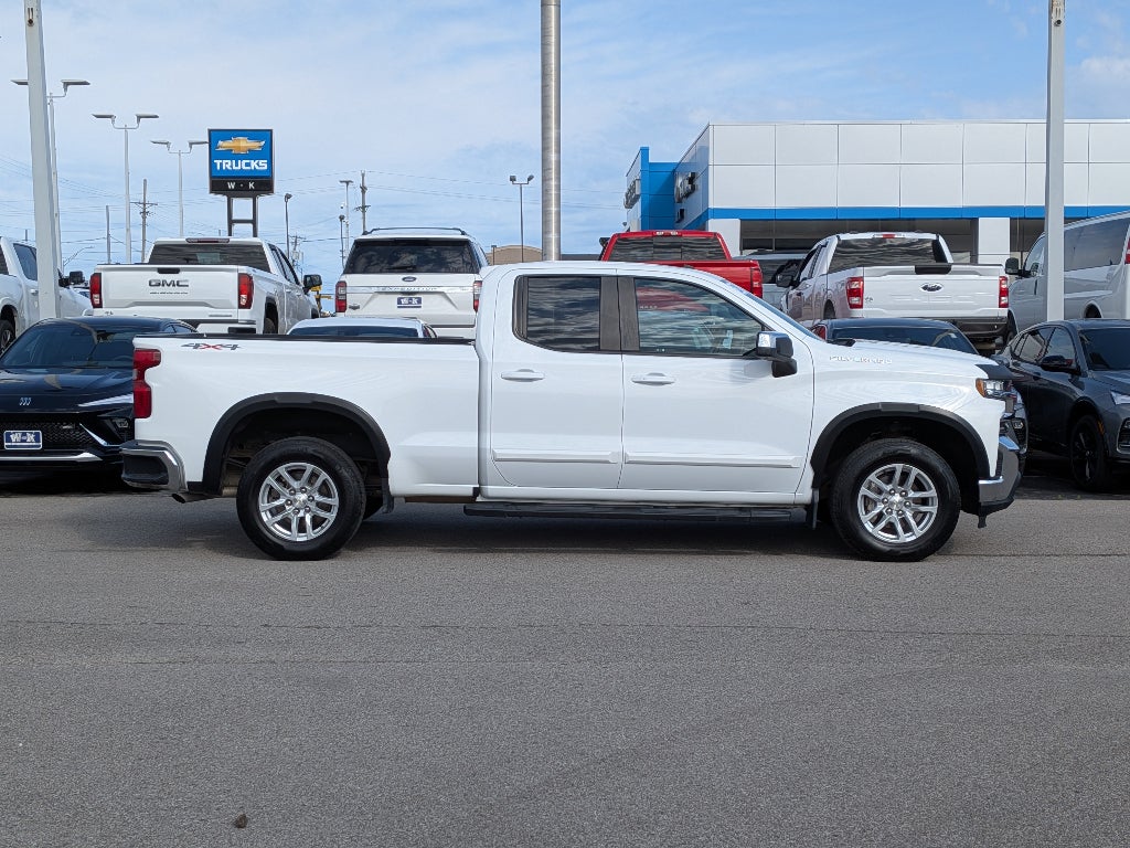 Used 2020 Chevrolet Silverado 1500 LT with VIN 1GCRYDED1LZ355584 for sale in Kansas City
