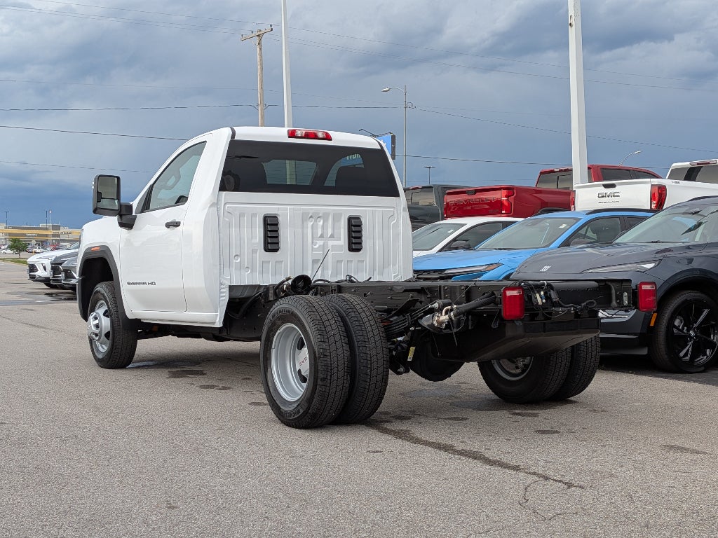 2026 GMC Sierra 3500 HD Chassis Cab Pro