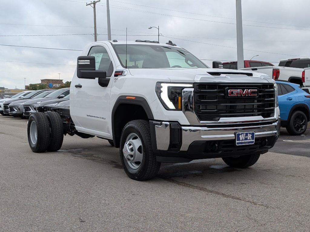 2026 GMC Sierra 3500 HD Chassis Cab Pro