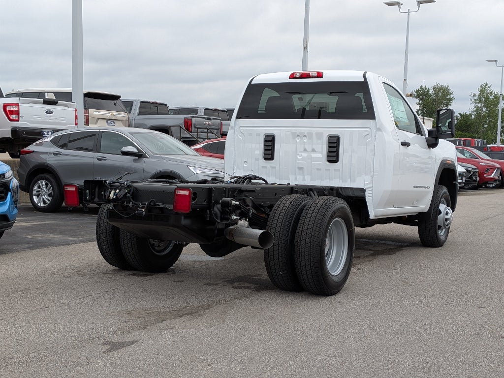 2026 GMC Sierra 3500 HD Chassis Cab Pro