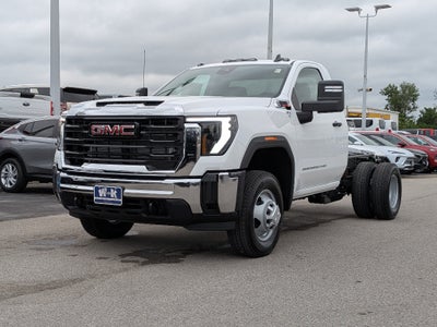 2026 GMC Sierra 3500 HD Chassis Cab Pro