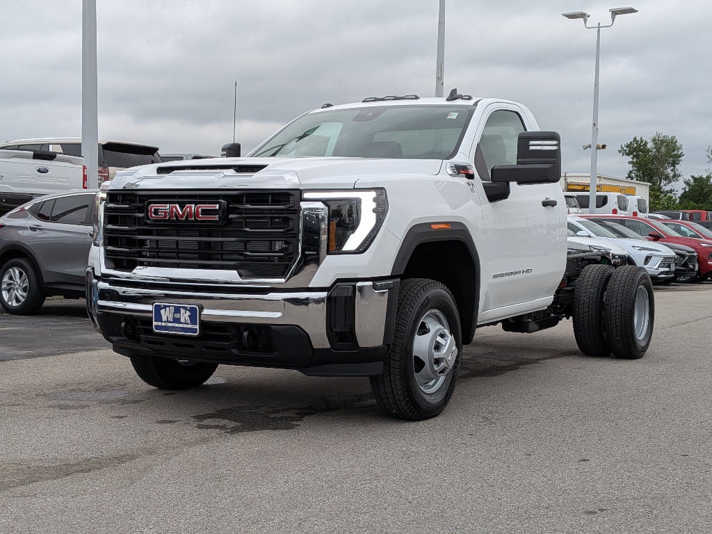 2026 GMC Sierra 3500 HD Chassis Cab Pro