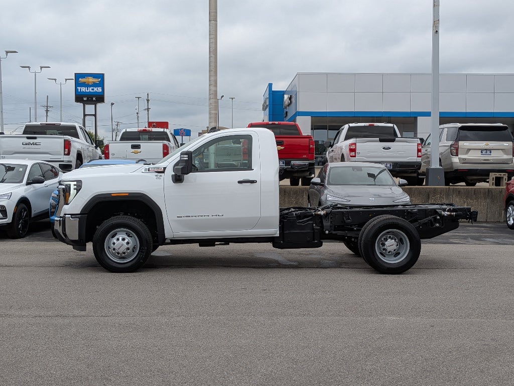2026 GMC Sierra 3500 HD Chassis Cab Pro