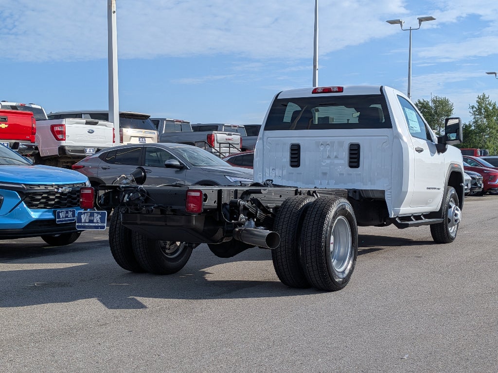 2026 GMC Sierra 3500 HD Chassis Cab Pro