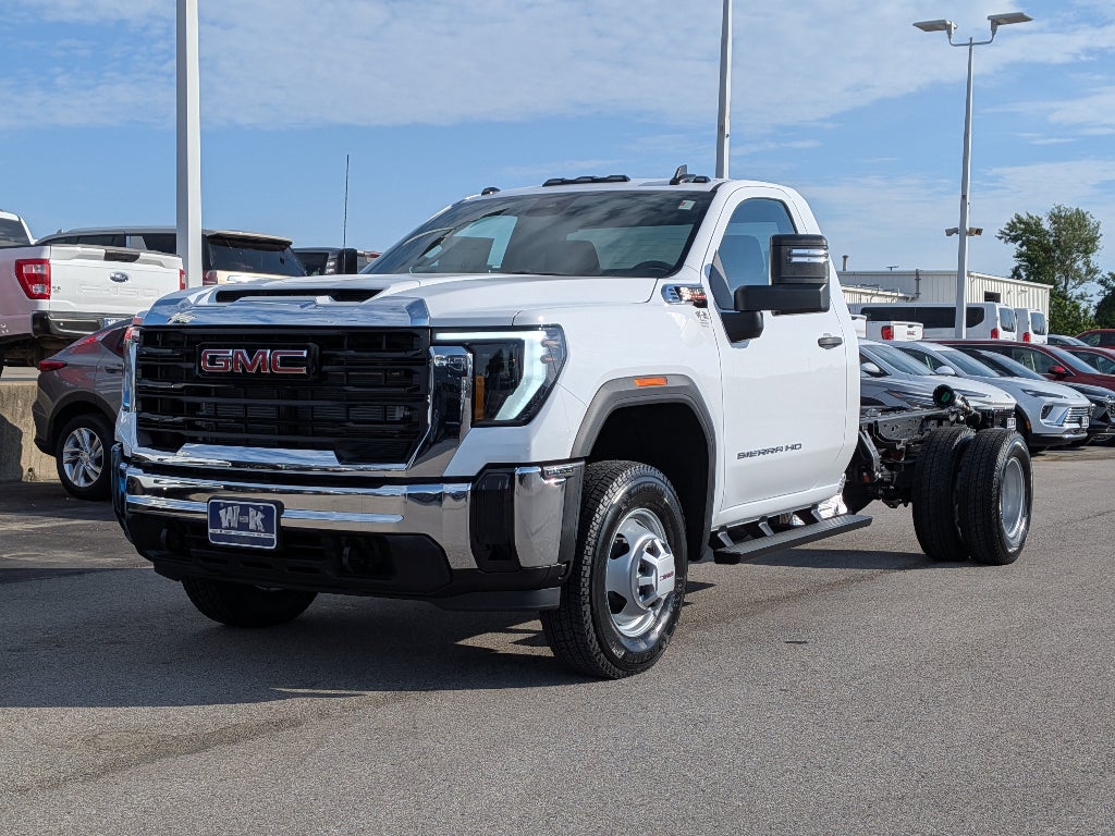 2026 GMC Sierra 3500 HD Chassis Cab Pro