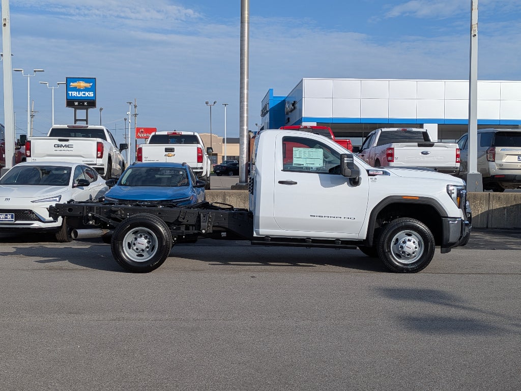 2026 GMC Sierra 3500 HD Chassis Cab Pro