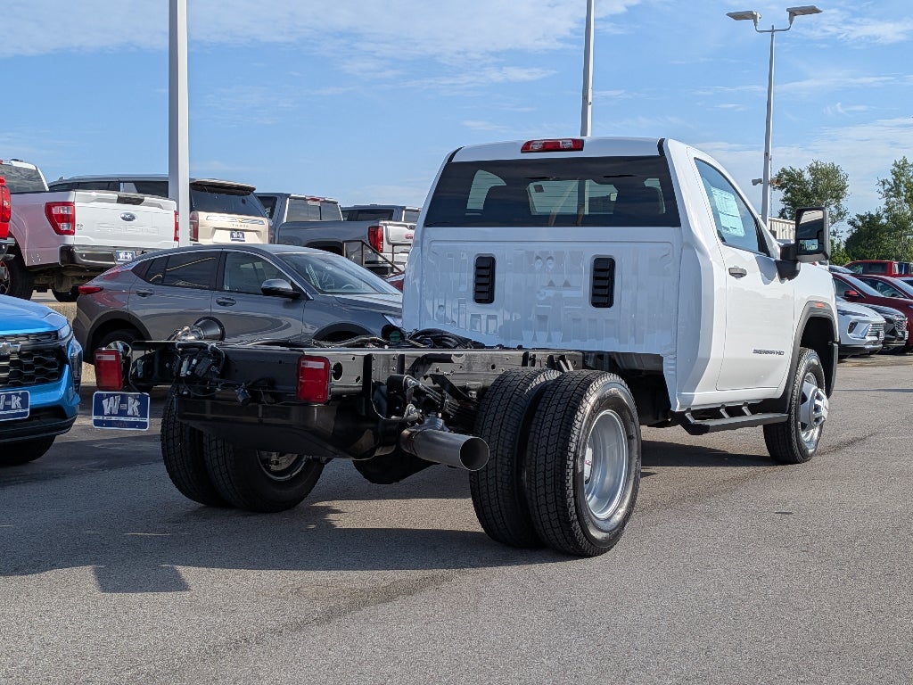 2026 GMC Sierra 3500 HD Chassis Cab Pro