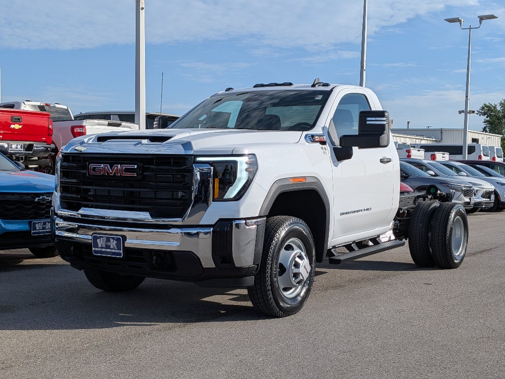 2026 GMC Sierra 3500 HD Chassis Cab Pro