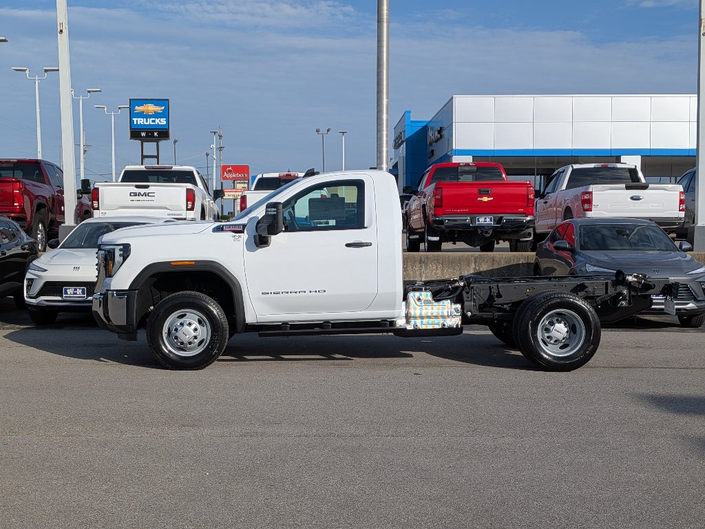 2026 GMC Sierra 3500 HD Chassis Cab Pro