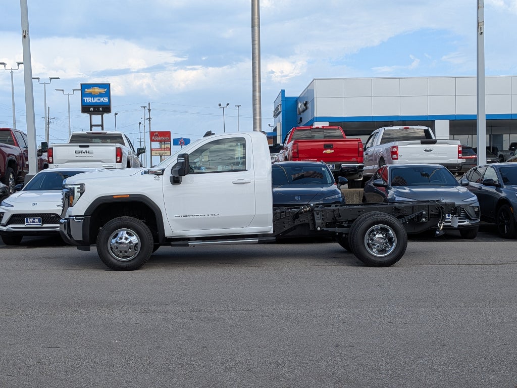 2026 GMC Sierra 3500 HD Chassis Cab SLE