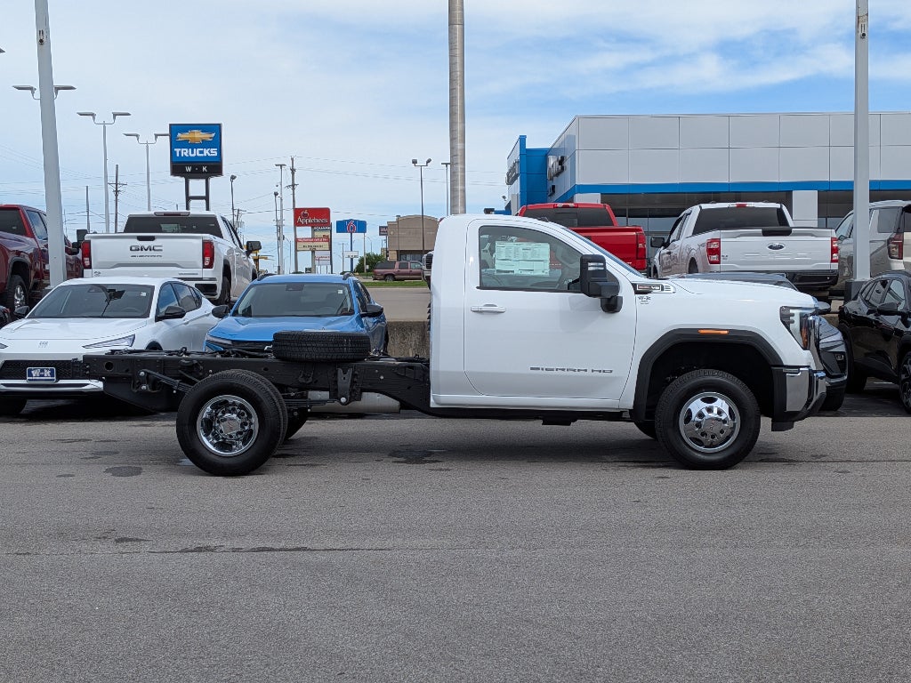 2026 GMC Sierra 3500 HD Chassis Cab SLE