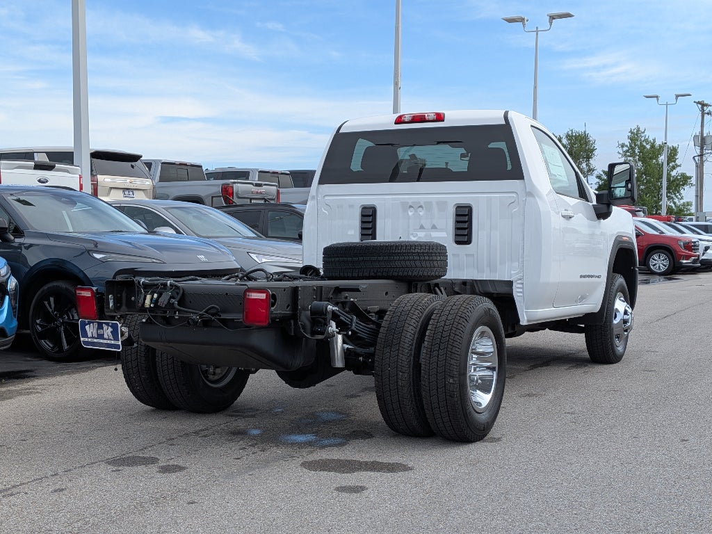 2026 GMC Sierra 3500 HD Chassis Cab SLE