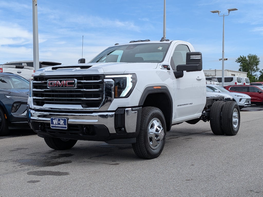 2026 GMC Sierra 3500 HD Chassis Cab SLE