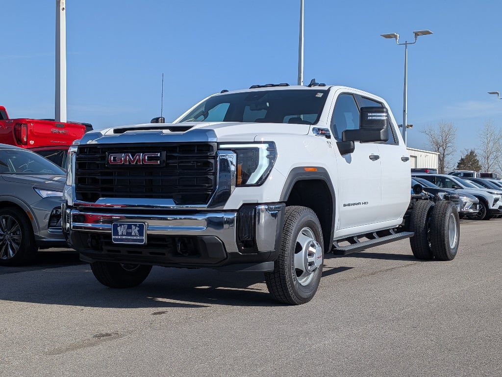 2026 GMC Sierra 3500 HD Chassis Cab Pro