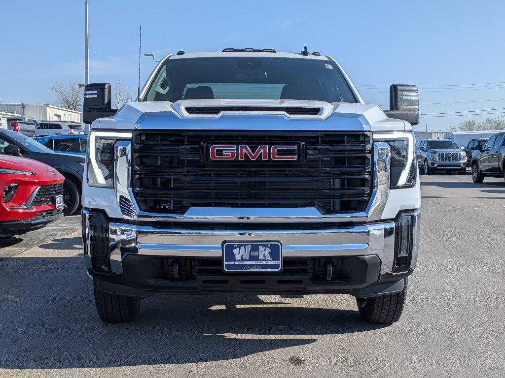2026 GMC Sierra 3500 HD Chassis Cab Pro
