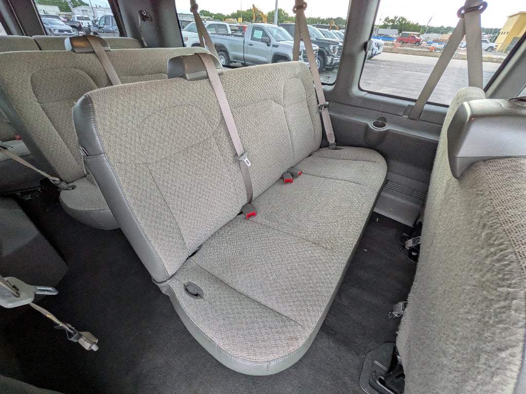 2023 GMC Savana Passenger 3500 LT