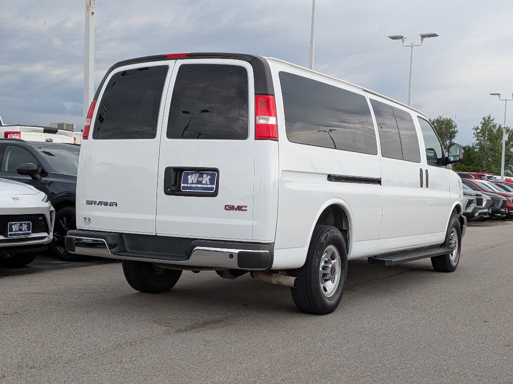 2023 GMC Savana Passenger 3500 LT