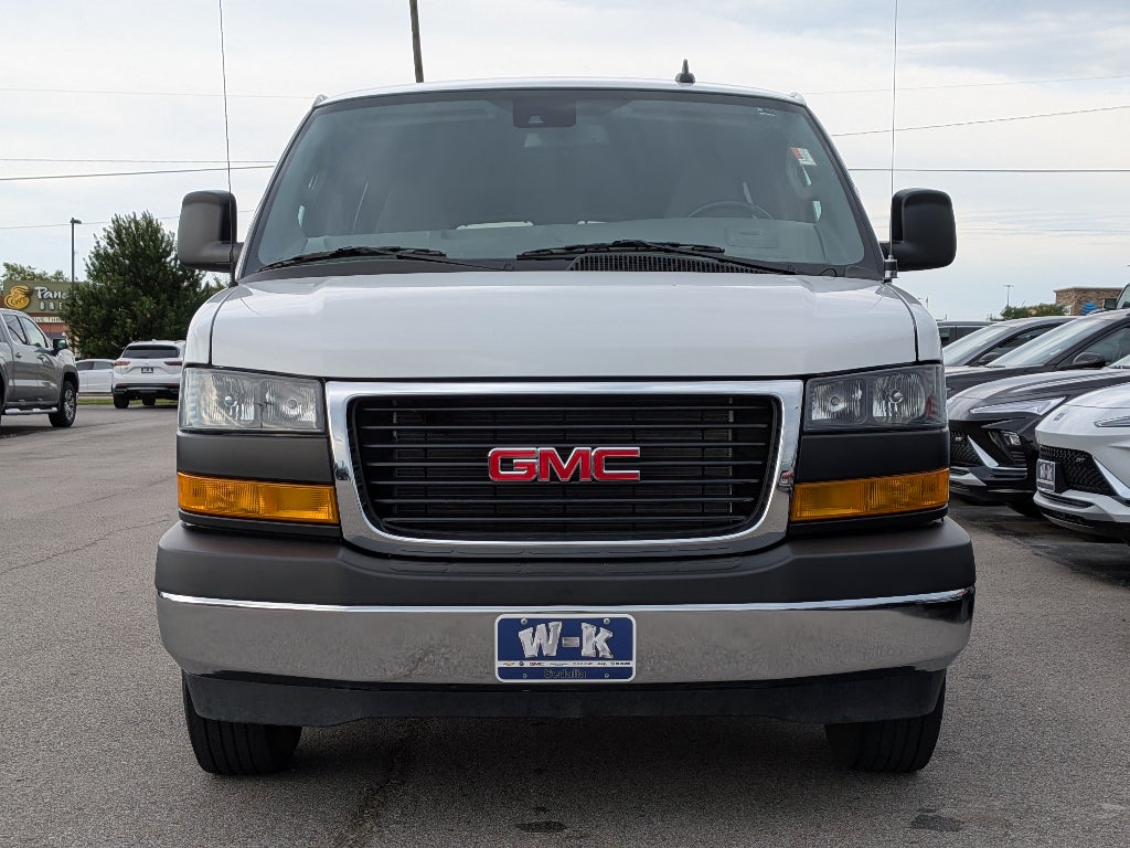 2023 GMC Savana Passenger 3500 LT