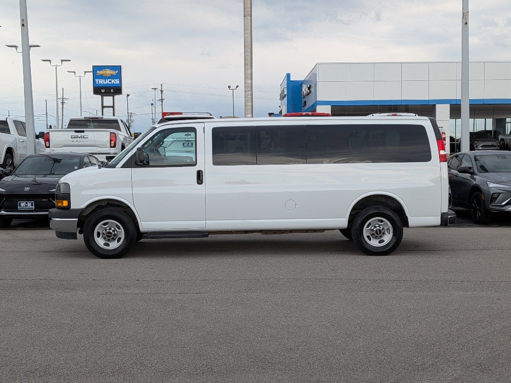 2023 GMC Savana Passenger 3500 LT