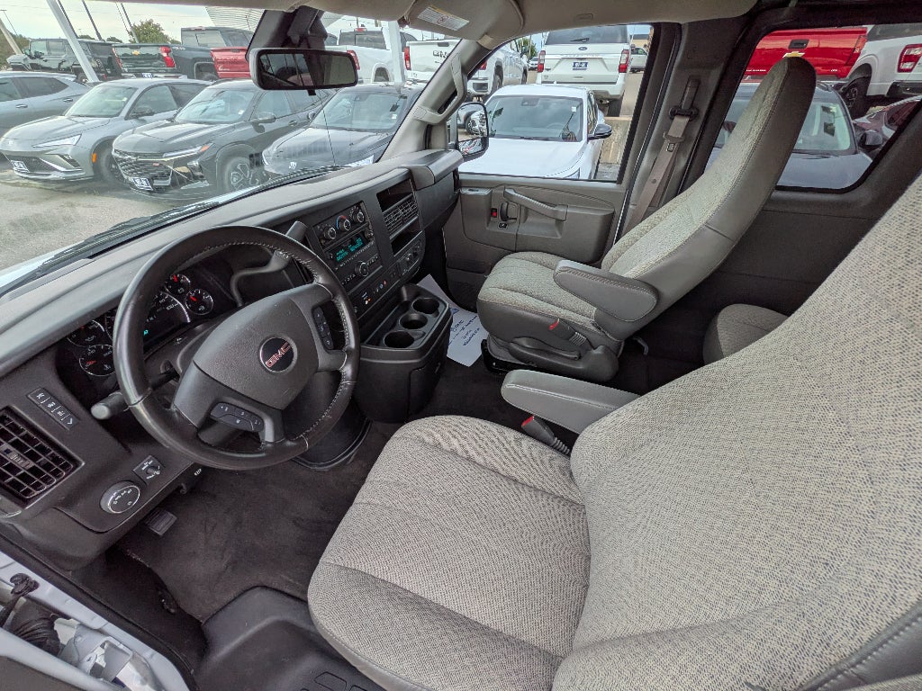 2023 GMC Savana Passenger 3500 LT