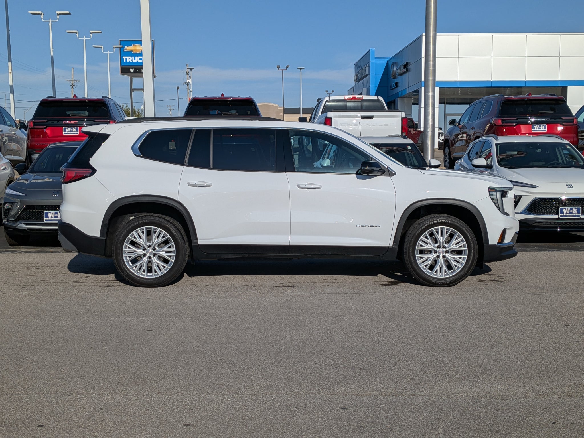2025 GMC Acadia Elevation