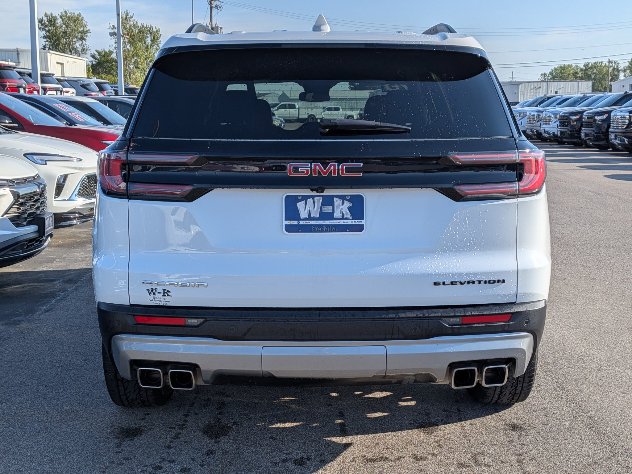 2025 GMC Acadia Elevation