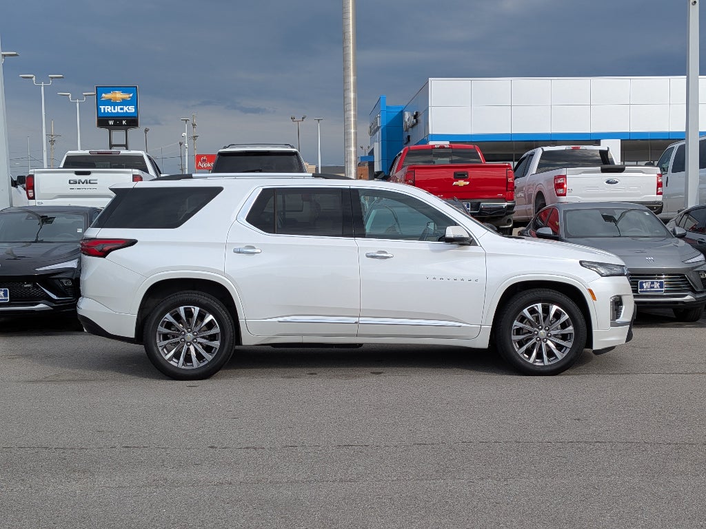 Used 2022 Chevrolet Traverse Premier with VIN 1GNEVKKWXNJ177247 for sale in Kansas City