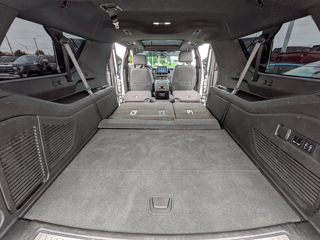 2022 Chevrolet Suburban RST