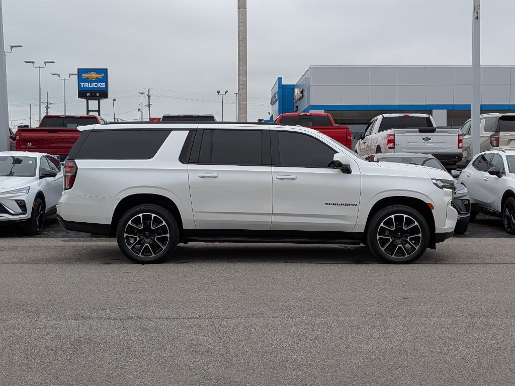 Used 2022 Chevrolet Suburban RST with VIN 1GNSKEKT1NR219986 for sale in Kansas City