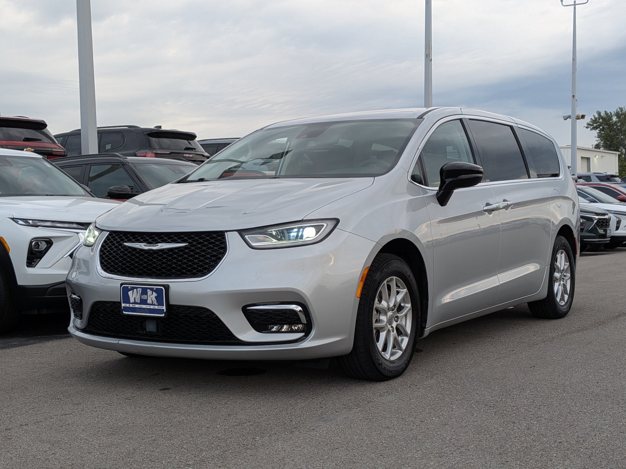 2024 Chrysler Pacifica Touring L