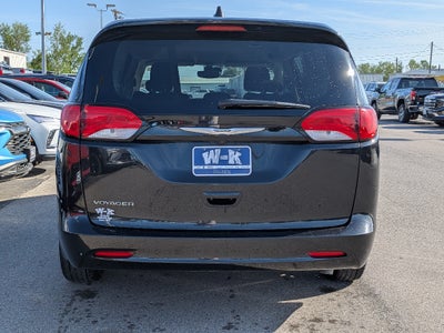 2023 Chrysler Voyager LX
