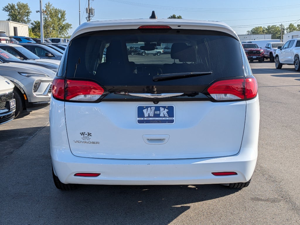 2023 Chrysler Voyager LX