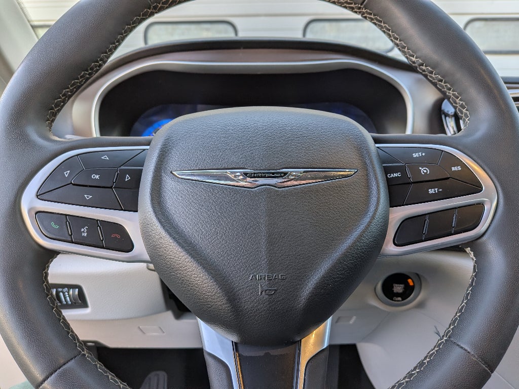 2022 Chrysler Voyager LX