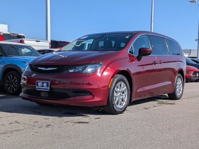 2022 Chrysler Voyager LX