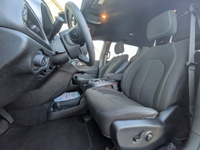 2024 Chrysler Pacifica Touring