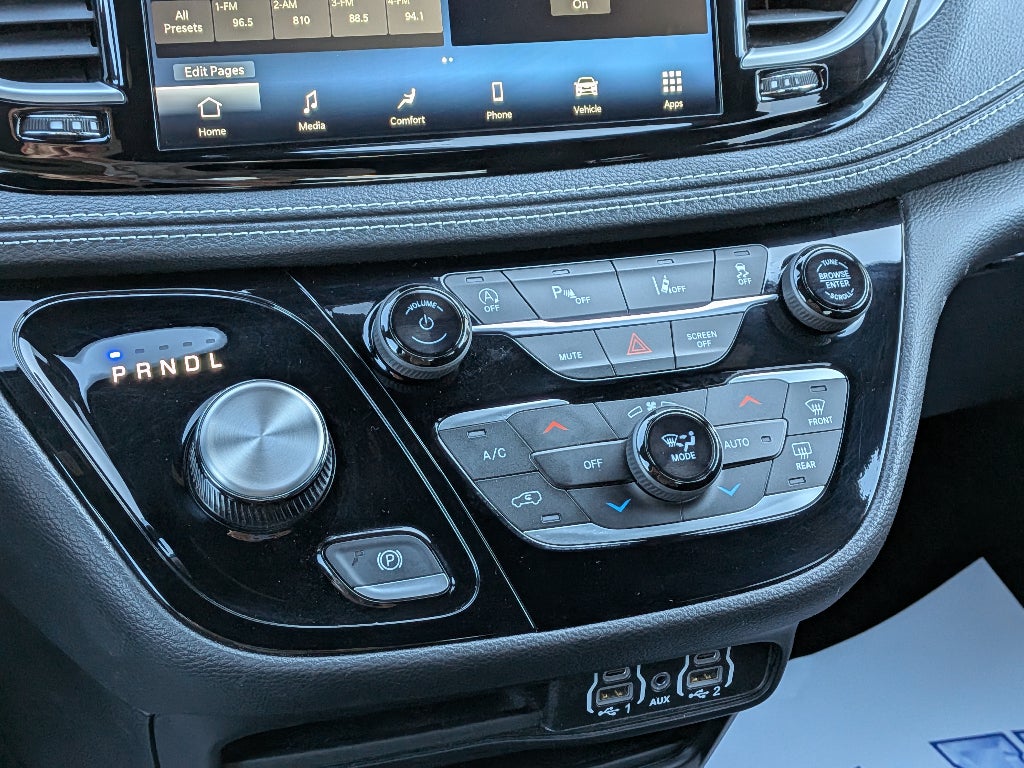 2024 Chrysler Pacifica Touring