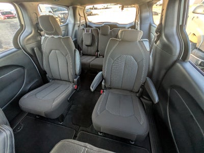 2024 Chrysler Pacifica Touring
