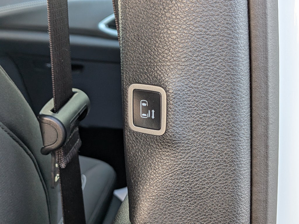 2024 Chrysler Pacifica Touring