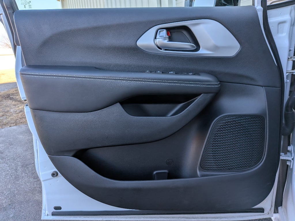 2024 Chrysler Pacifica Touring