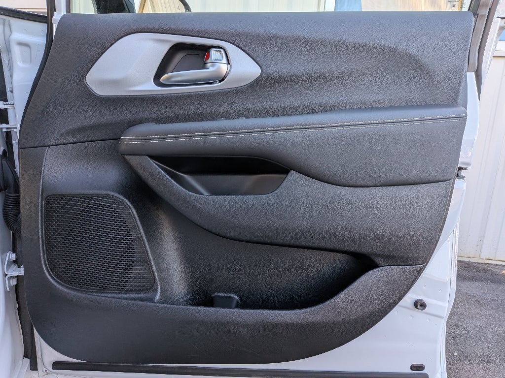 2024 Chrysler Pacifica Touring