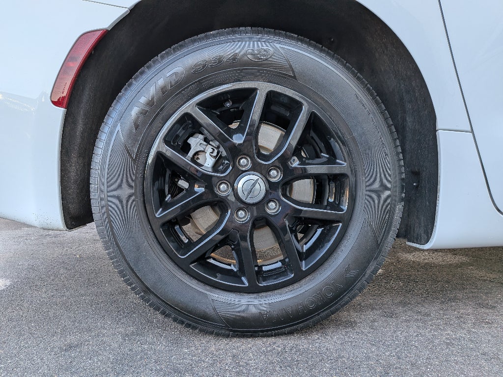 2024 Chrysler Pacifica Touring