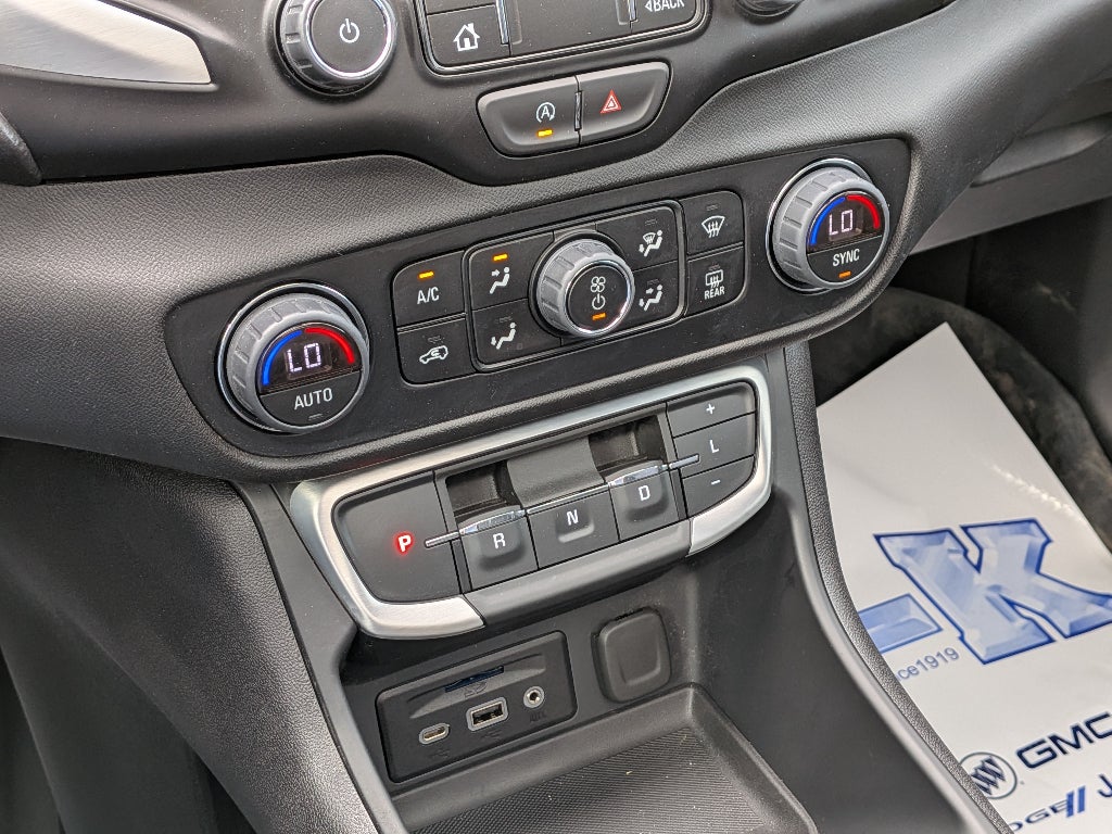 2024 GMC Terrain SLT