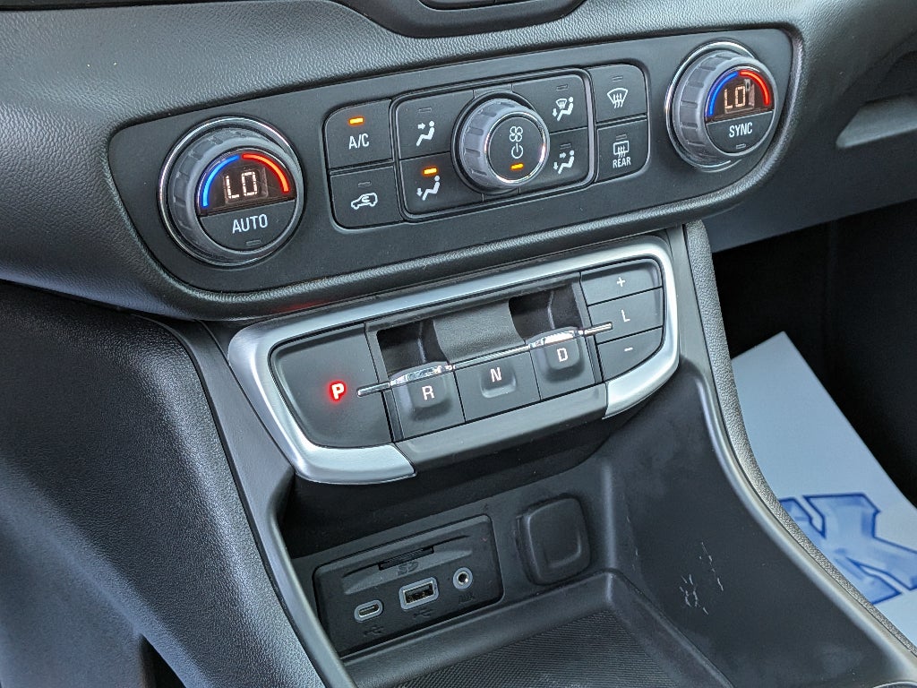 2022 GMC Terrain SLT